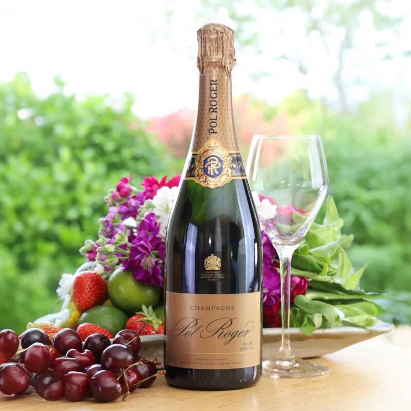 Champagne pol roger rich avec un bouquet de fruits